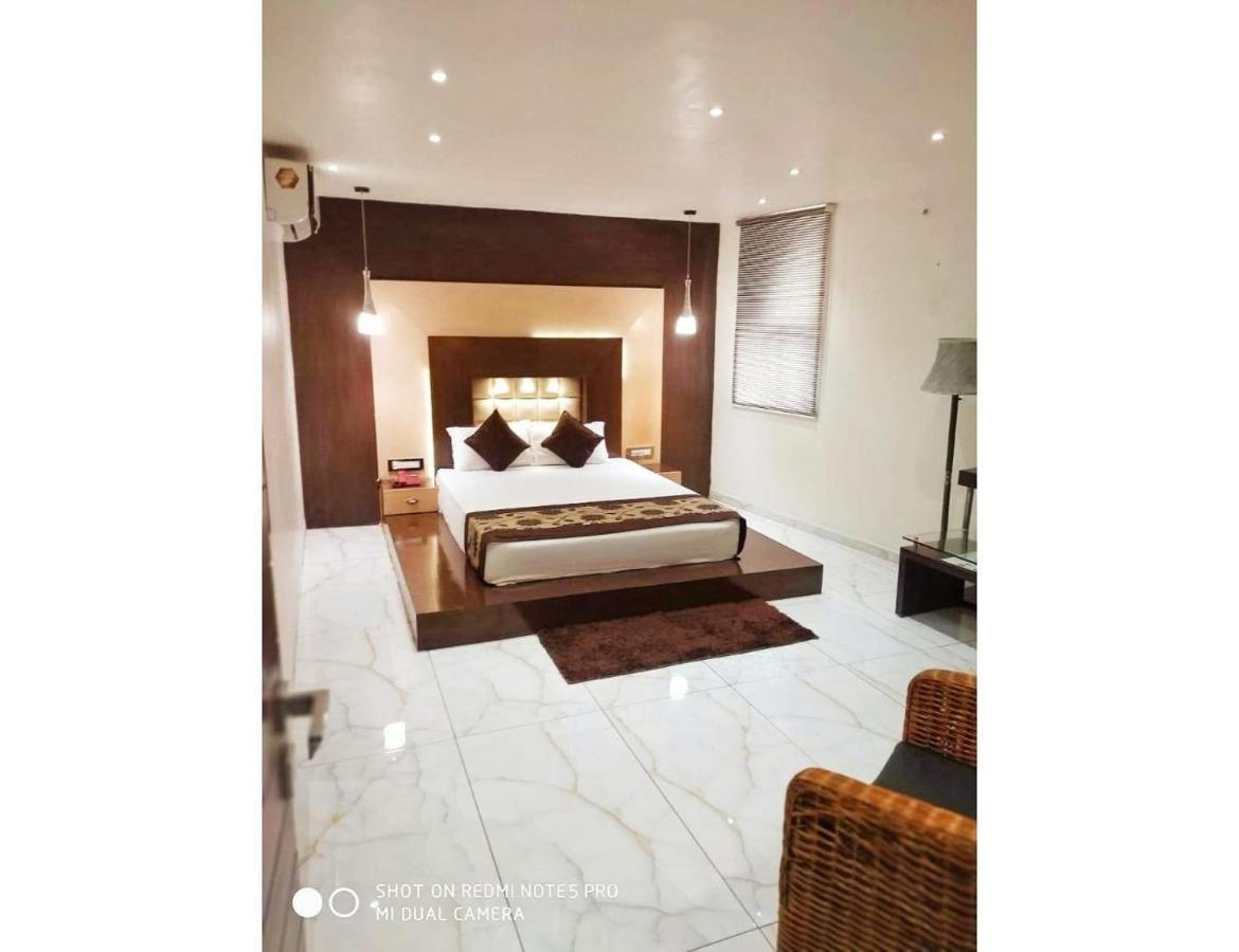 Hotel The Royal, Sehore Exterior photo